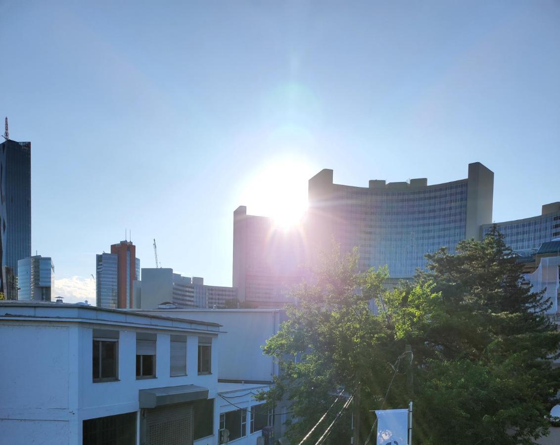 Luxurioeses Penthouse Mit Blick Auf Die Uno-City Und Dem Kaiserwasser. 3Schlafzimmer, 2 Baeder, Privat Lift Ins Apartment Wiedeń Zewnętrze zdjęcie