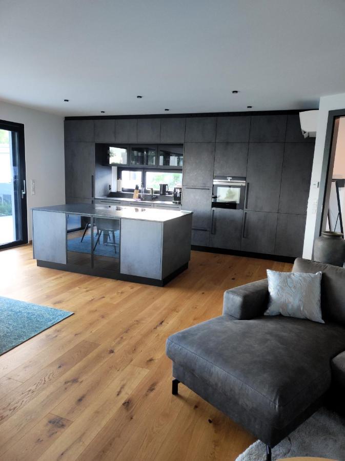 Luxurioeses Penthouse Mit Blick Auf Die Uno-City Und Dem Kaiserwasser. 3Schlafzimmer, 2 Baeder, Privat Lift Ins Apartment Wiedeń Zewnętrze zdjęcie