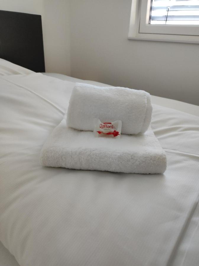 Luxurioeses Penthouse Mit Blick Auf Die Uno-City Und Dem Kaiserwasser. 3Schlafzimmer, 2 Baeder, Privat Lift Ins Apartment Wiedeń Zewnętrze zdjęcie